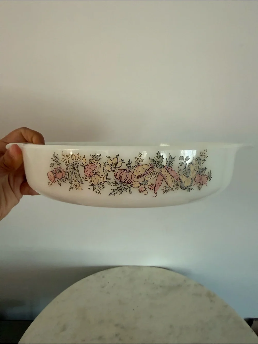 VINTAGE ANCHOR HOCKING Round CASSEROLE DISH Natures Bounty PATTERN 9in USA